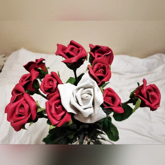 Leather Roses - Picture 4 of 4